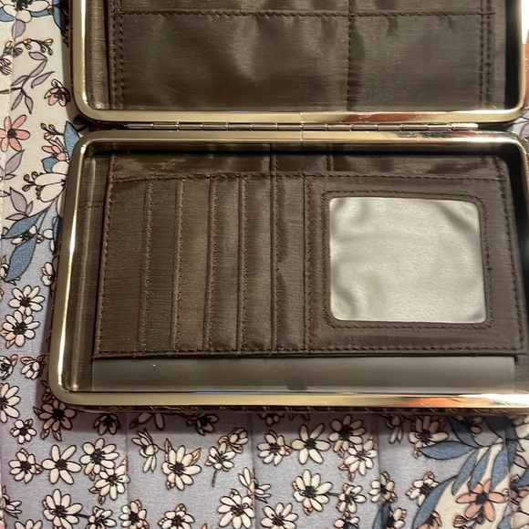 NWOT- clutch w/camo design w/white rhinestones &  snake design, push open lock. - Picture 6 of 13